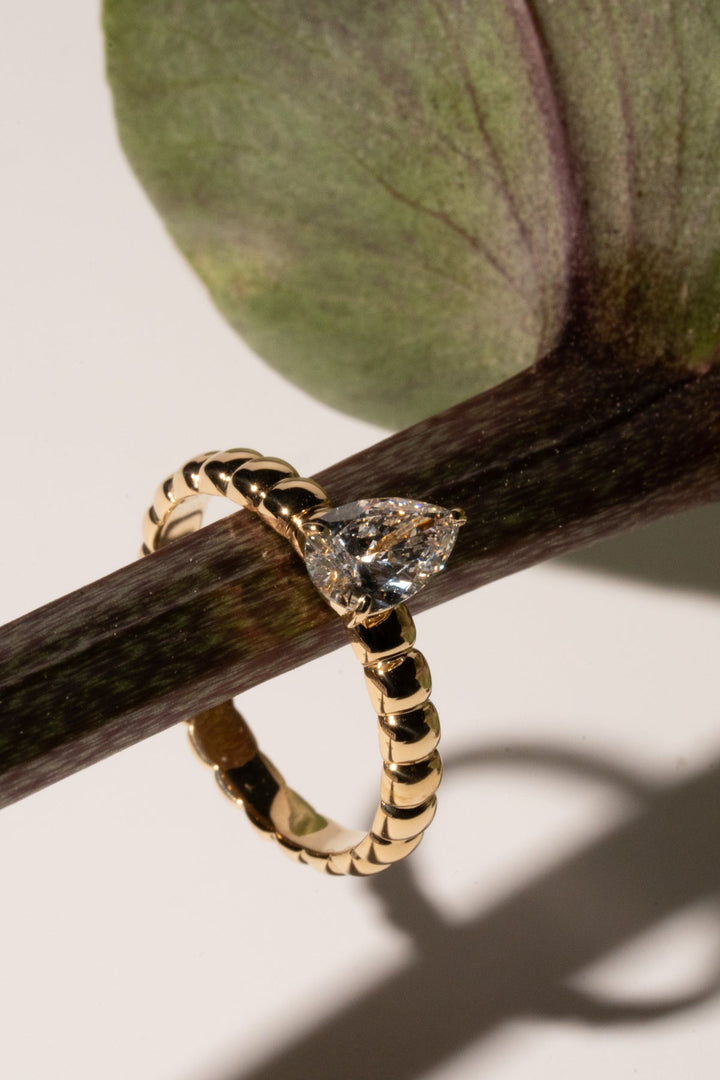 1.0CT-2.0CT Pear Cut Lab Grown Diamond Puff Engagement Ring for Her