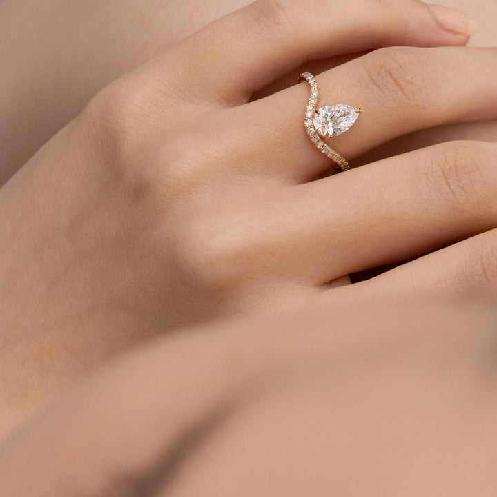 1.0CT-2.0CT Pear Cut Lab Grown Diamond Wave Engagement Ring for Her