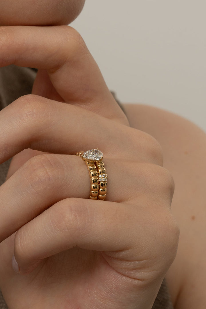 1.0CT-2.0CT Pear Cut Lab Grown Diamond Puff Engagement Ring for Her