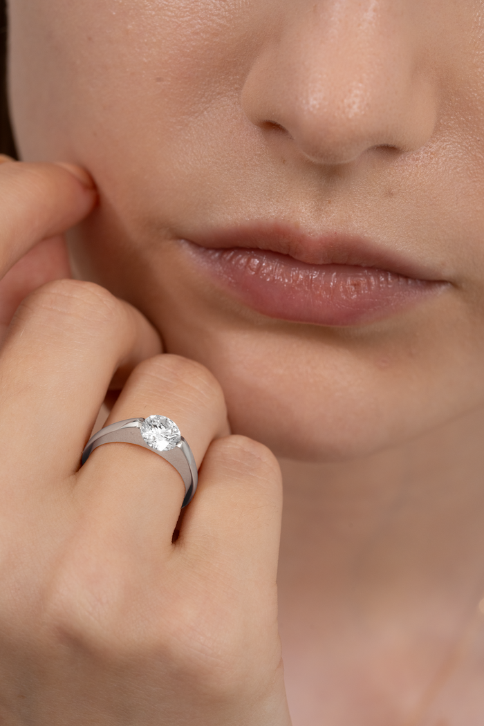 1.0CT-2.0CT Round Cut Lab Grown Diamond Engagement Ring for Her
