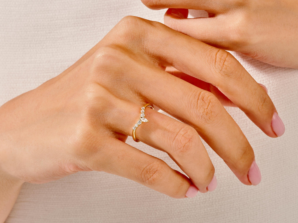 Marquise & Round Cut Curved CVD EF/VVS Diamond Wedding Band