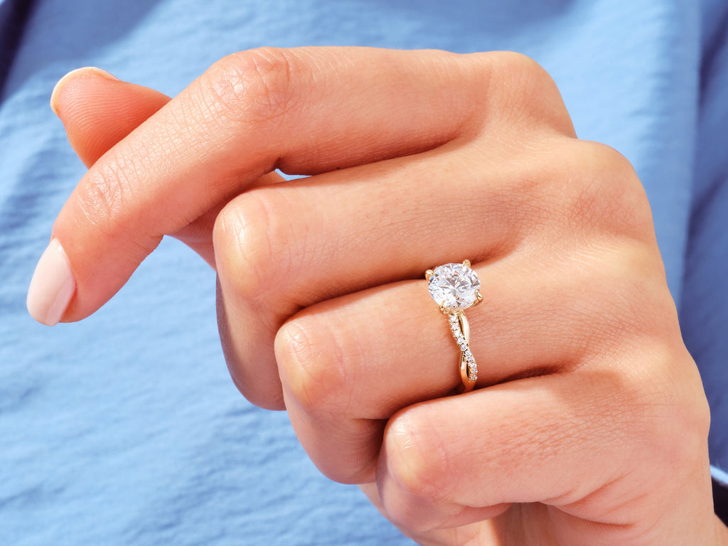 1.0CT Round Cut Twist Lab Grown Diamond Engagement Ring For Her