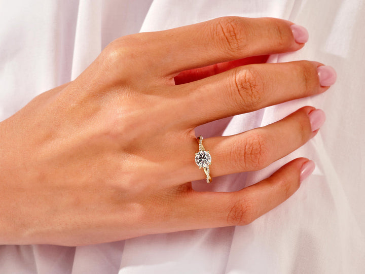 1.0CT Round Cut Twist Lab Grown Diamond Engagement Ring For Her