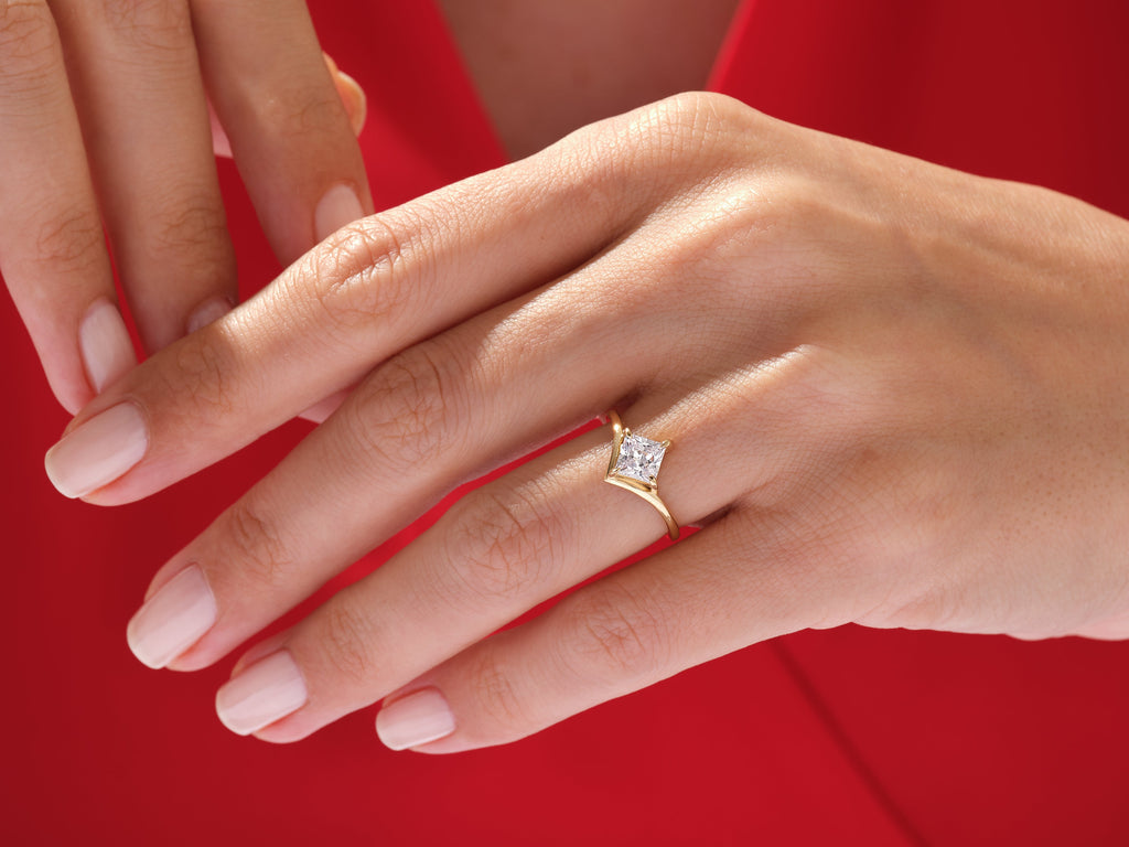 1.0CT Curved Princess Lab Grown Diamond Engagement Ring For Women