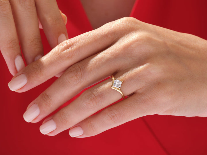 1.0CT Curved Princess Lab Grown Diamond Engagement Ring For Women