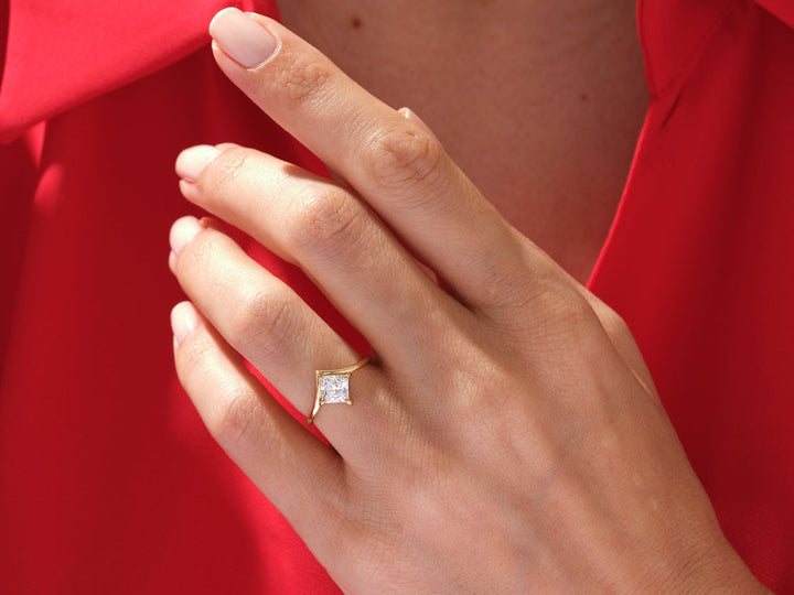 1.0CT Curved Princess Lab Grown Diamond Engagement Ring For Women