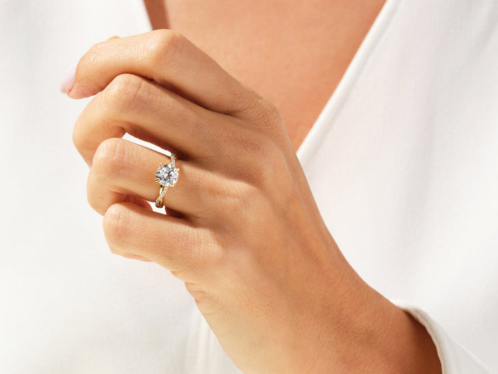 1.0CT Round Cut Twist Lab Grown Diamond Engagement Ring For Her