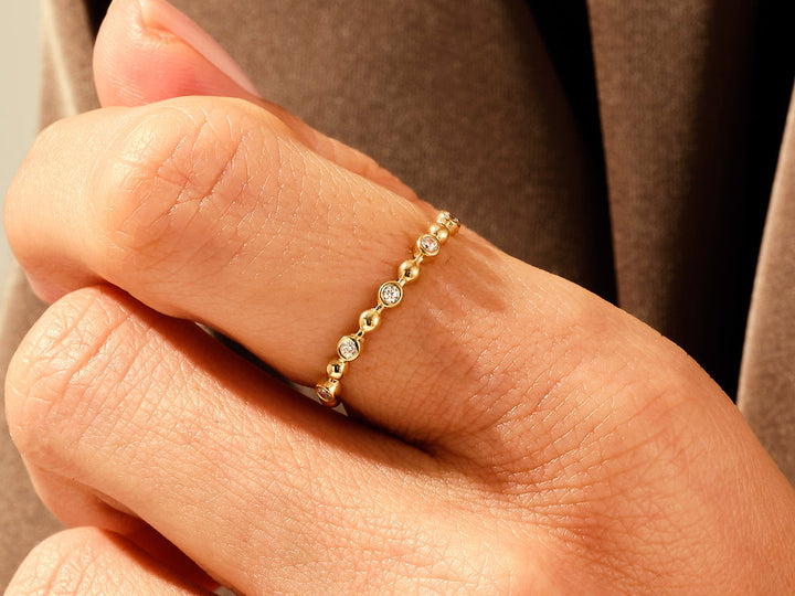 Round Diamond Bezel Engagement Ring For Women