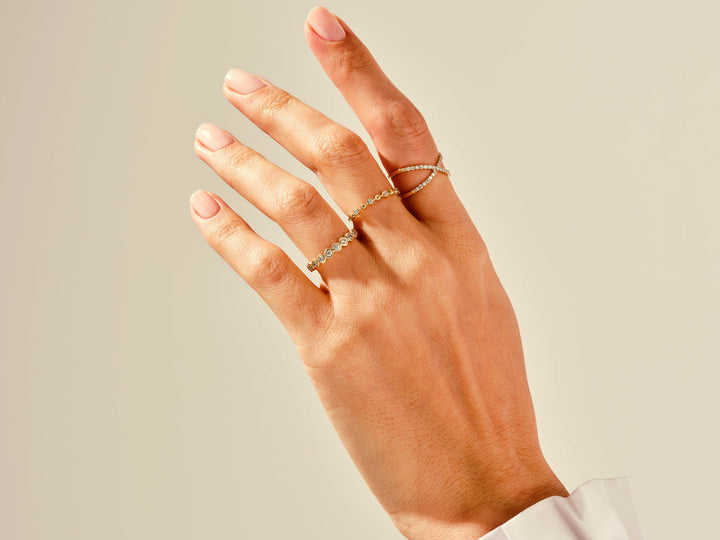 Round Diamond Bezel Engagement Ring For Women