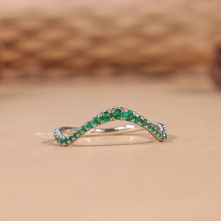 ethical green lab grown diamond wedding band

curved green diamond band for engagement ring

lab grown green diamond bridal band