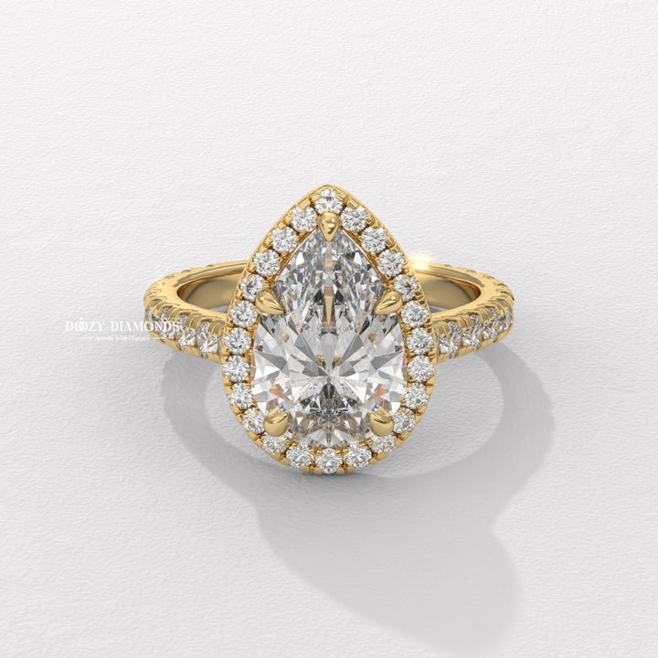 E color VS2 clarity
IGI certified lab diamond
Lab diamond halo ring
VS2 clarity engagement ring