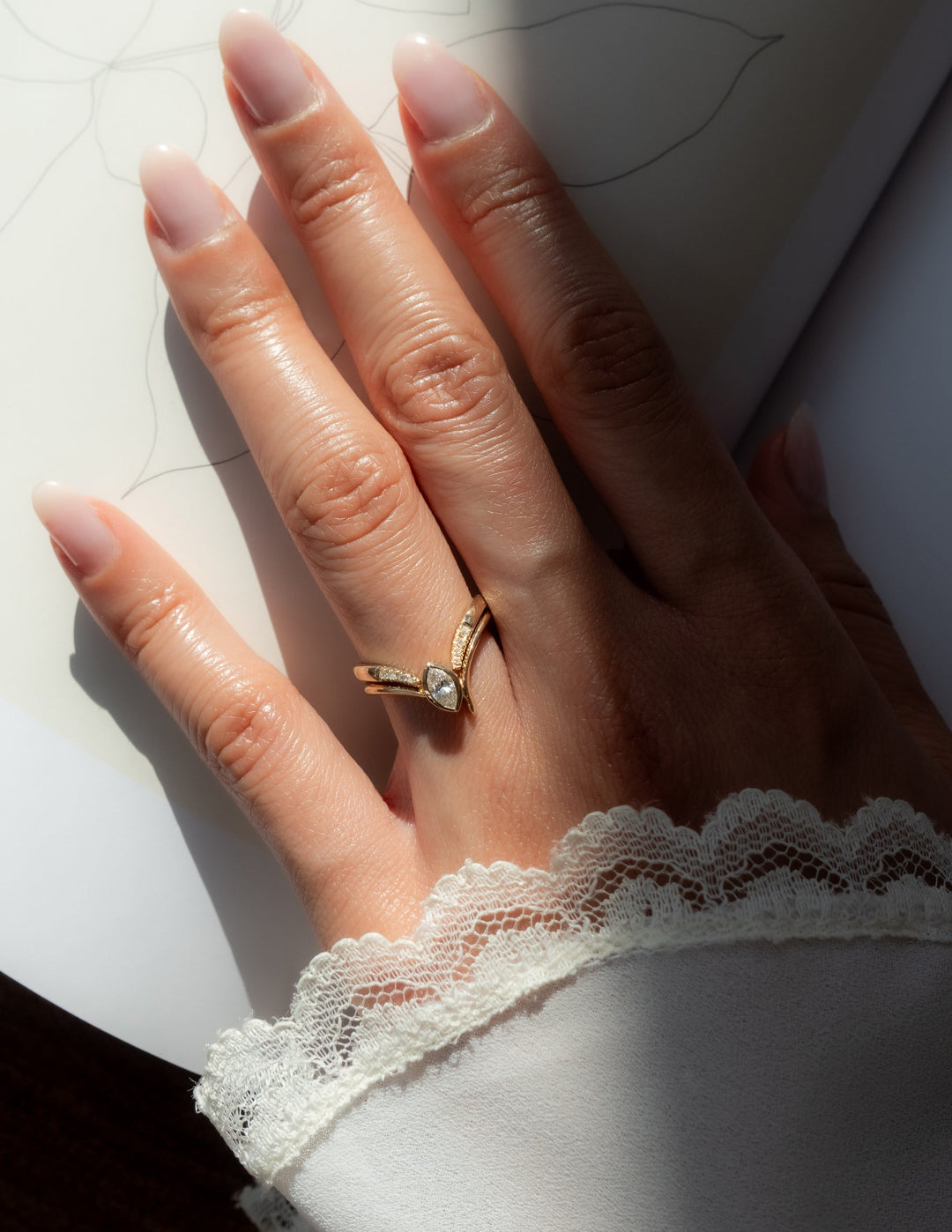 Round Diamond CVD EF/VVS Open Eve Pave Wedding Band