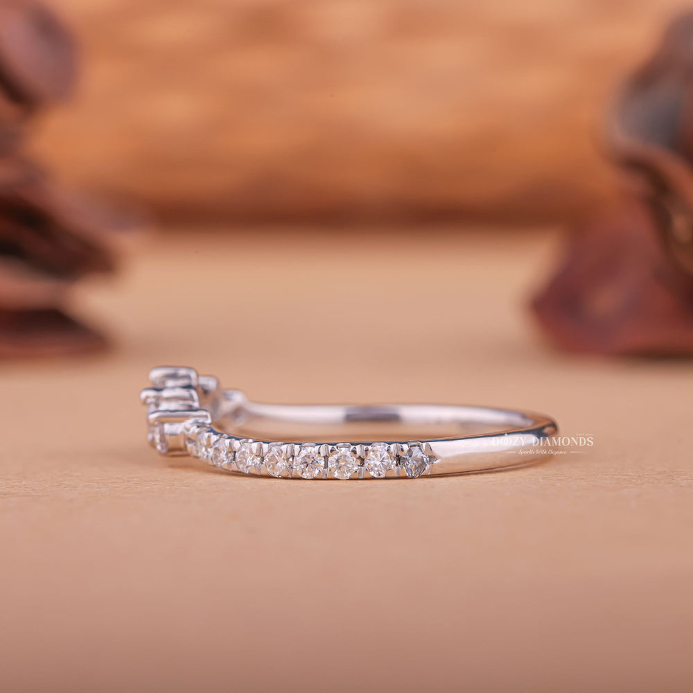 Exquisite diamond wedding band, Gorgeous diamond wedding band, Beautiful diamond wedding band, Stunning diamond wedding band, Shimmering diamond wedding band, Lustrous diamond wedding band, Radiating diamond wedding band, Brilliant diamond wedding band, 