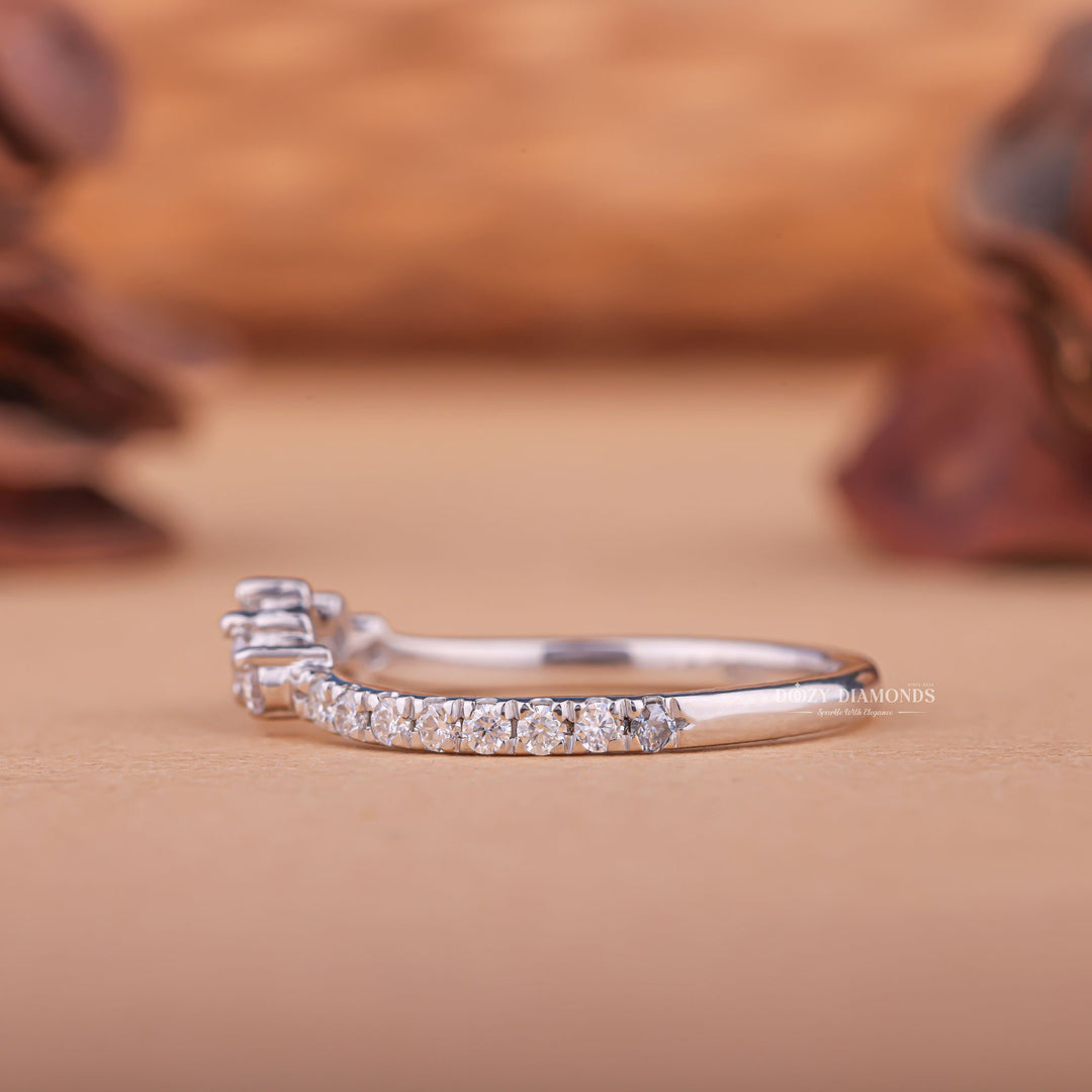 Exquisite diamond wedding band, Gorgeous diamond wedding band, Beautiful diamond wedding band, Stunning diamond wedding band, Shimmering diamond wedding band, Lustrous diamond wedding band, Radiating diamond wedding band, Brilliant diamond wedding band, 
