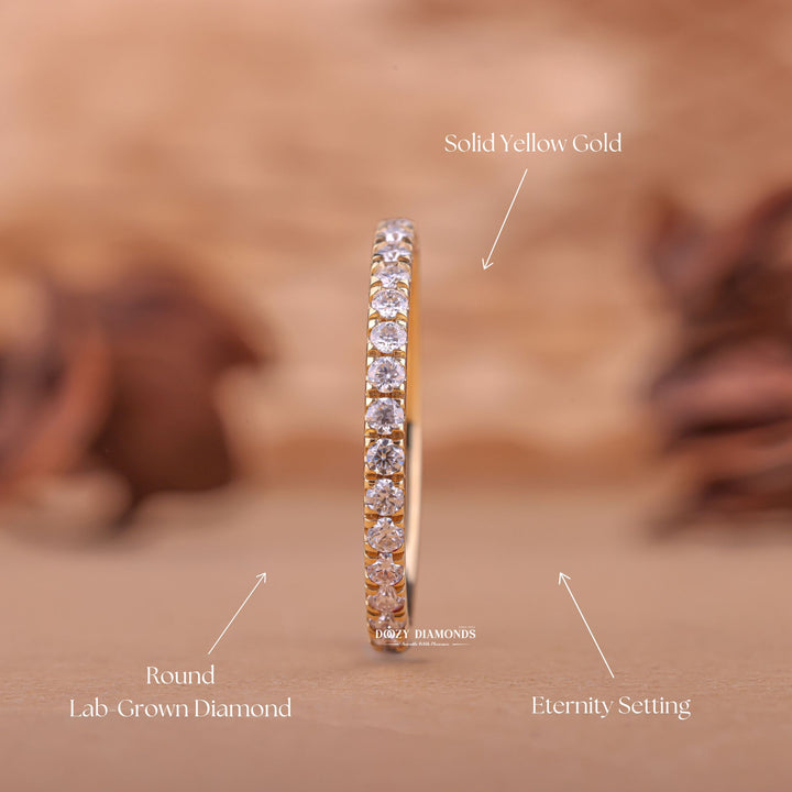Fashionable diamond wedding band, Delicate diamond wedding band, Subtle diamond wedding band, Striking diamond wedding band, Exquisite diamond wedding band,