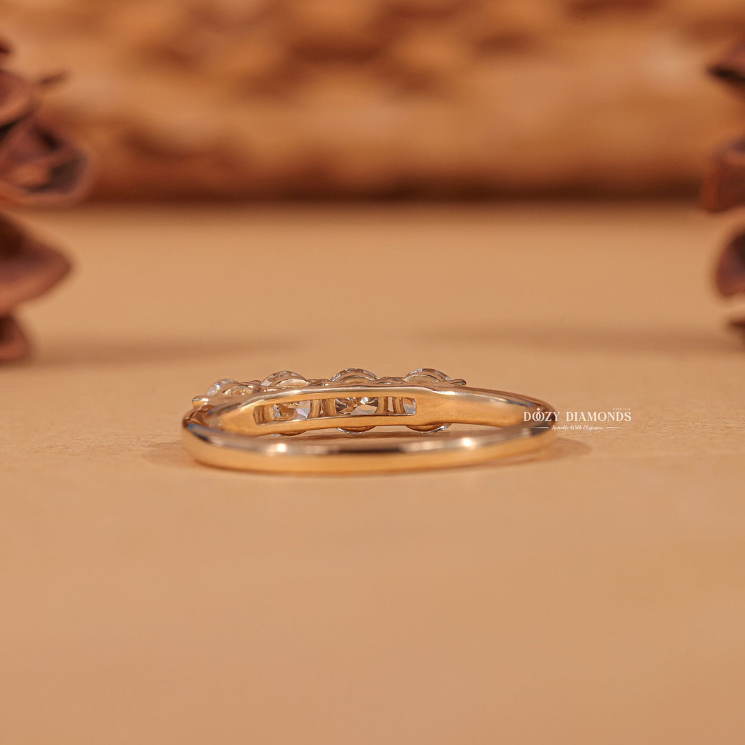 HandmadeJewelry
CustomRing
FineJewelry
DiamondBand
GemstoneBand