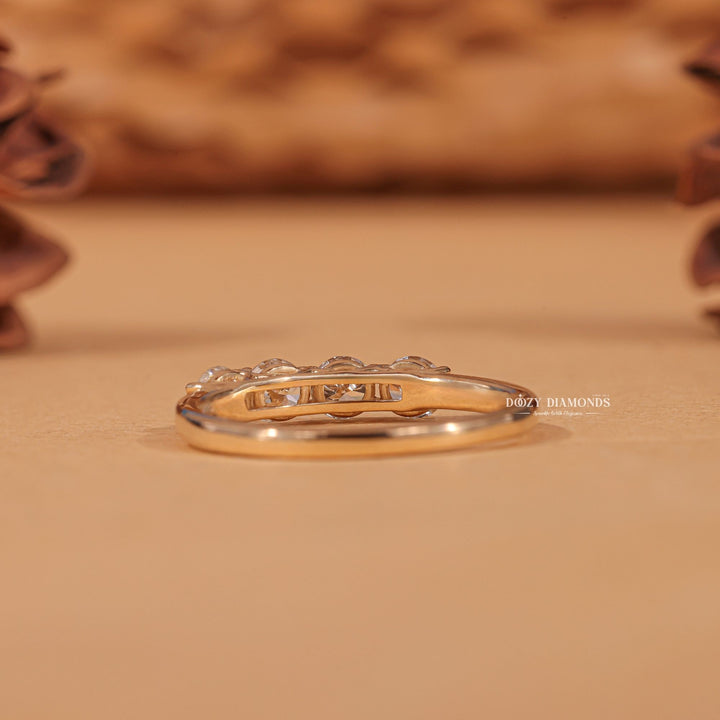 HandmadeJewelry
CustomRing
FineJewelry
DiamondBand
GemstoneBand