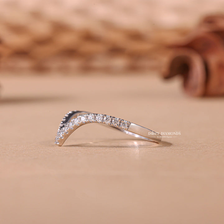 Fashionable diamond wedding band, Delicate diamond wedding band, Subtle diamond wedding band, Striking diamond wedding band, Exquisite diamond wedding band,