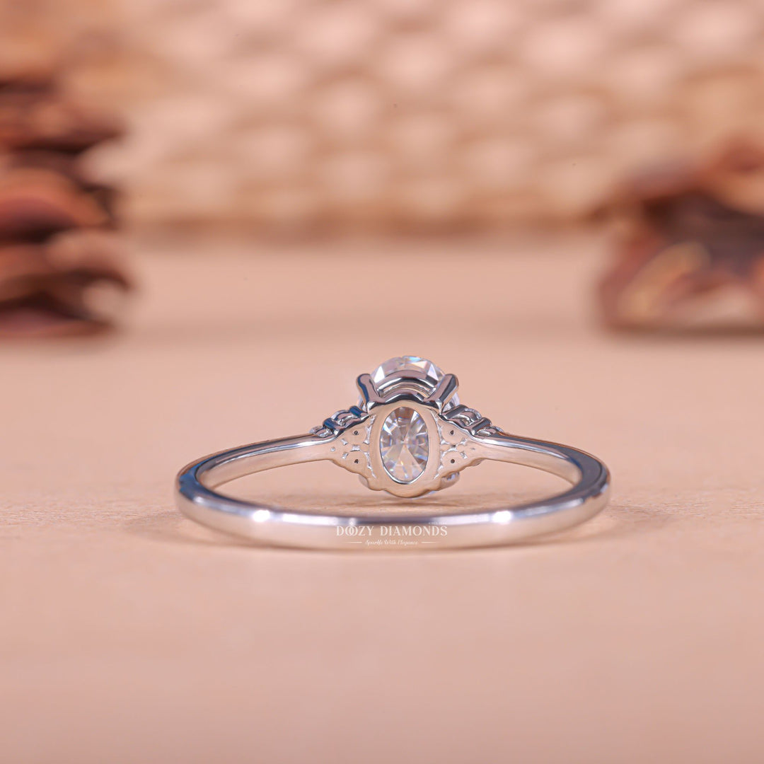 Whimsical engagement ring, Chic engagement ring, Glamorous engagement ring, Sophisticated engagement ring, Trendy engagement ring, Fashionable engagement ring,