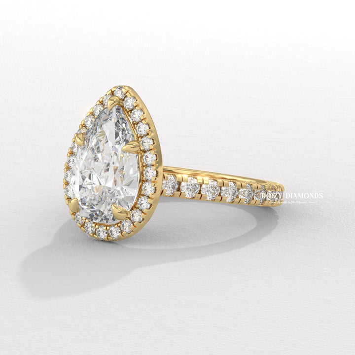 14k white gold ring
18k yellow gold ring
Gold engagement ring
Diamond ring