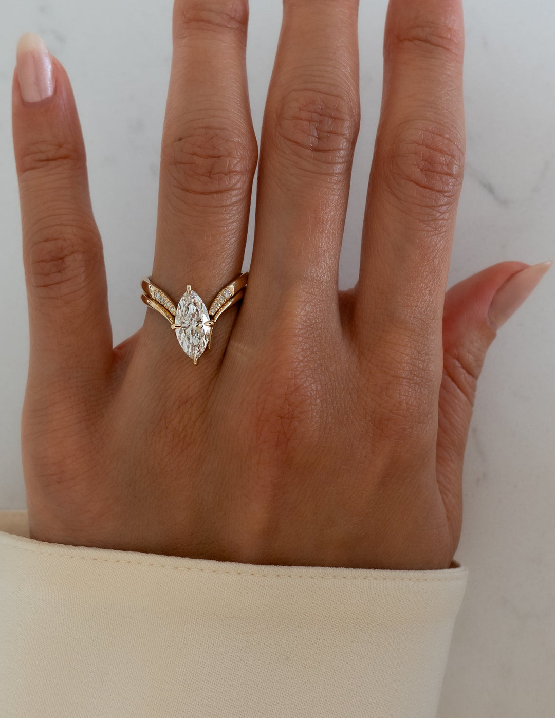 Round Diamond CVD EF/VVS Open Eve Pave Wedding Band