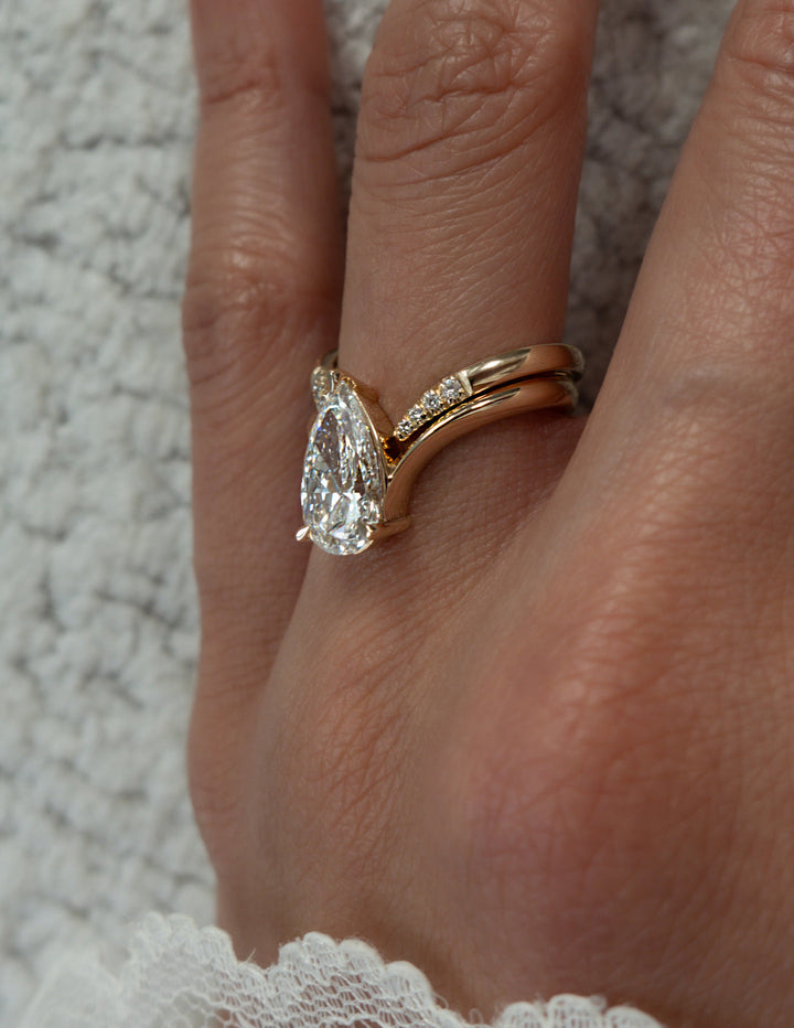 1.50CT Pear F-VS Lab Grown Eve Wedding Ring with V Shape Open Band