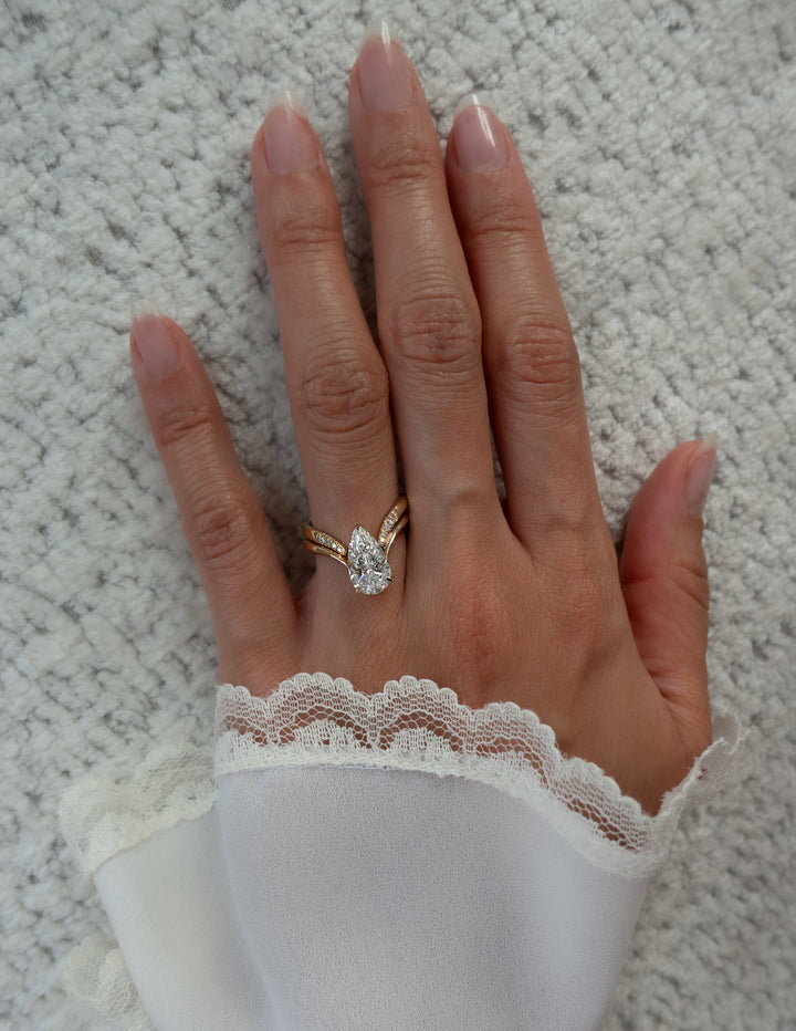 1.50CT Pear F-VS Lab Grown Eve Wedding Ring with V Shape Open Band