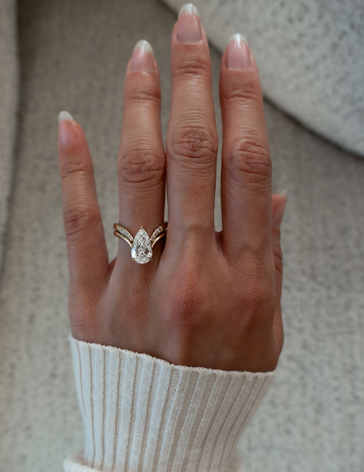 1.50CT Pear F-VS Lab Grown Eve Wedding Ring with V Shape Open Band