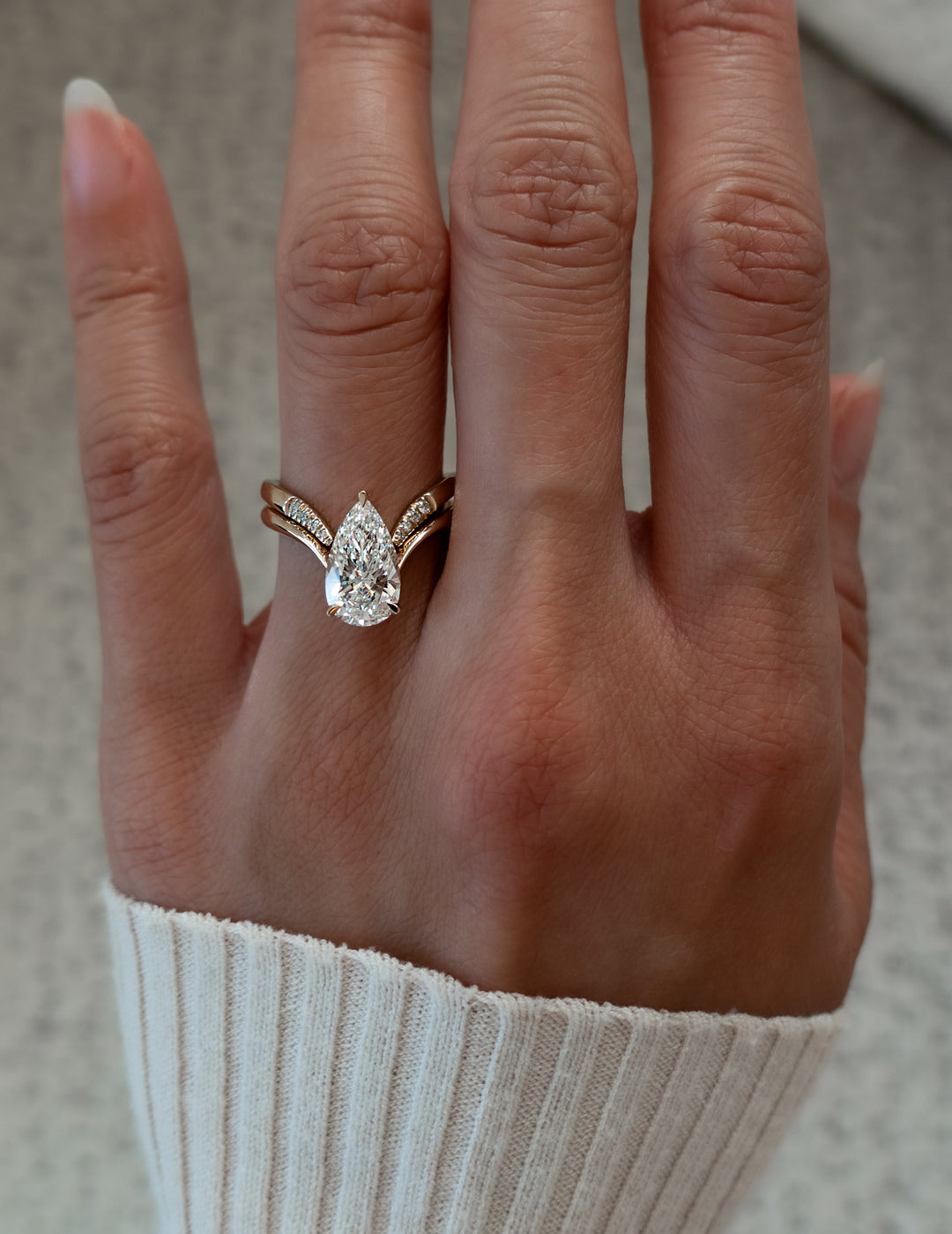 1.50CT Pear F-VS Lab Grown Eve Wedding Ring with V Shape Open Band