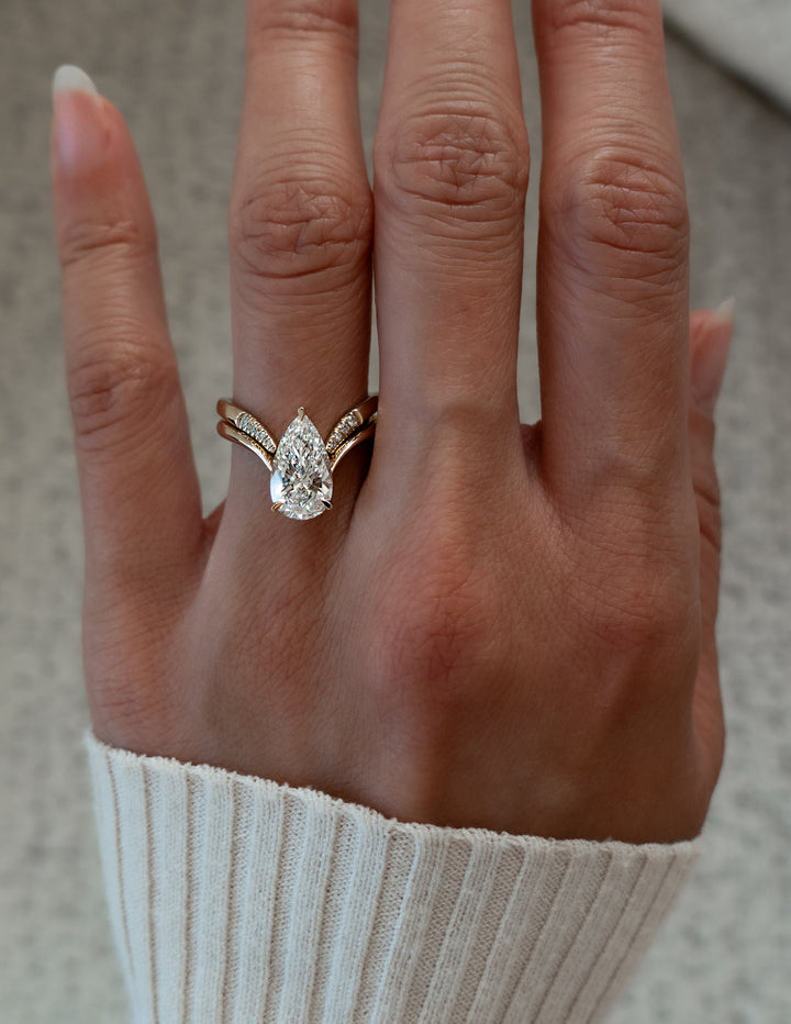 1.50CT Pear F-VS Lab Grown Eve Wedding Ring with V Shape Open Band