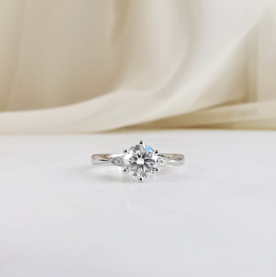 0-80-ct-round-shaped-moissanite-solitaire-engagement-ring