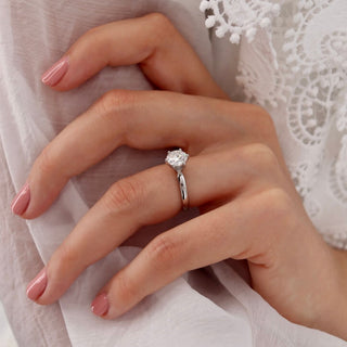 round-shaped-moissanite-solitaire-engagement-ring