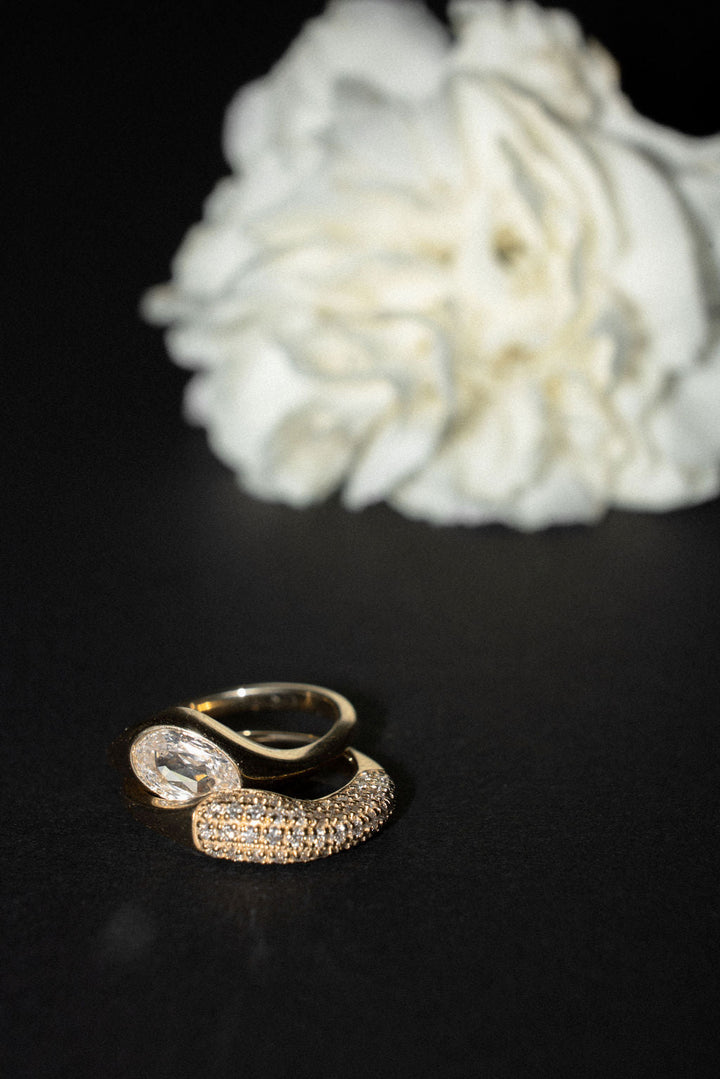 1.30CT Oval F-VS Lab Grown Diamond Flush East-West Wedding Ring Set
