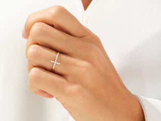 Round Cut Cross CVD EF/VVS Diamond Wedding Band