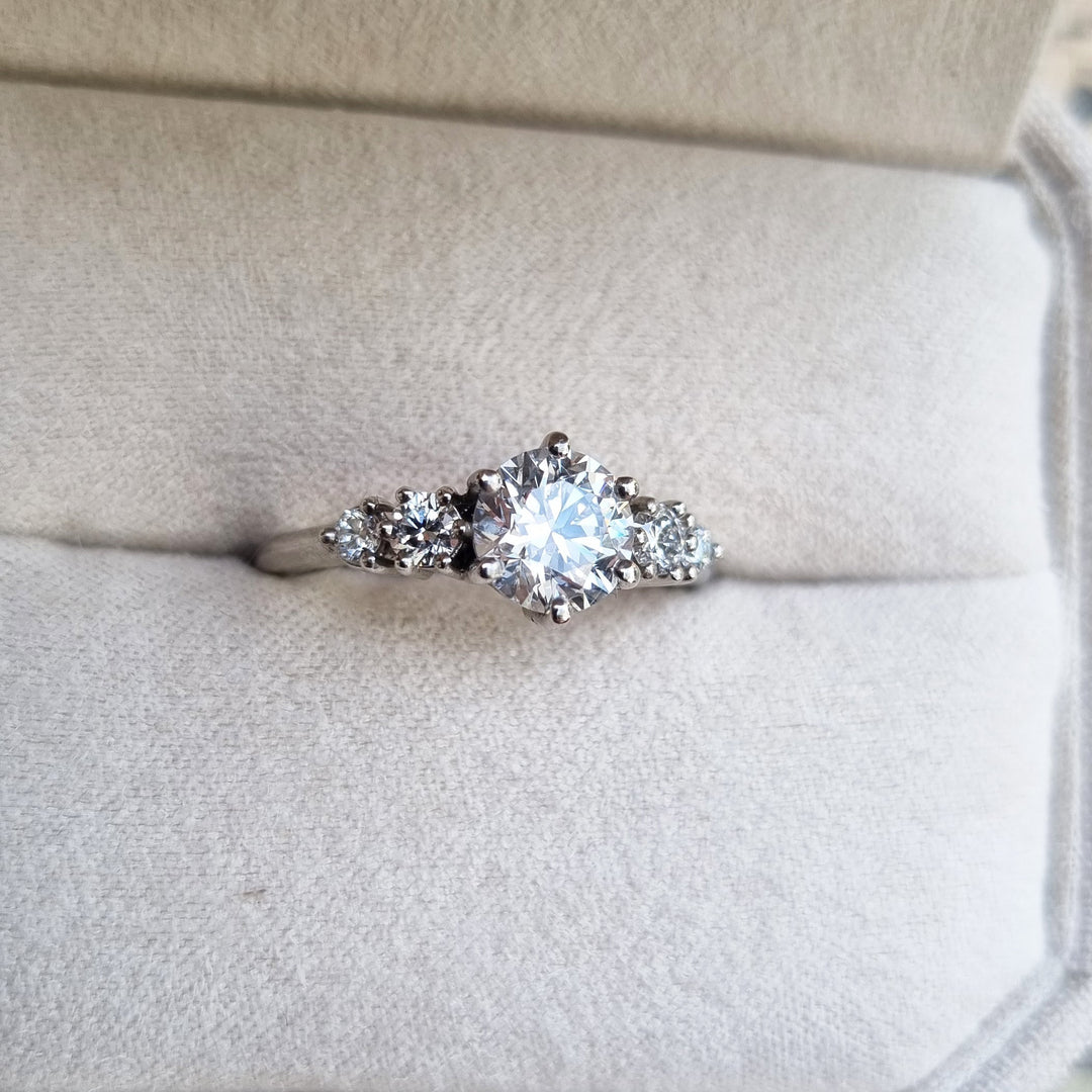 round-five-stone-d-vvs1-lab-grown-diamond-engagement-ring