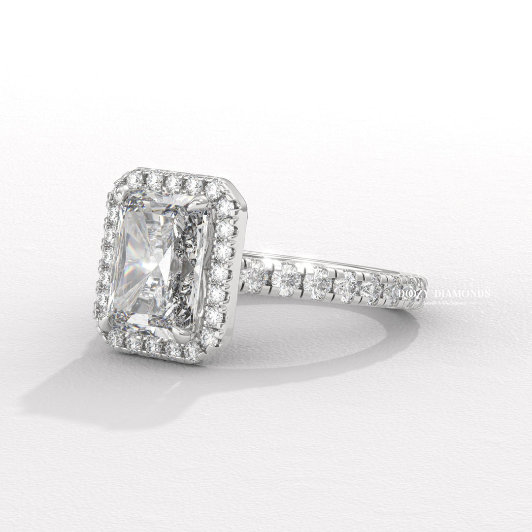 VS2 clarity engagement ring
E color engagement ring
Lab grown radiant
IGI certified ring