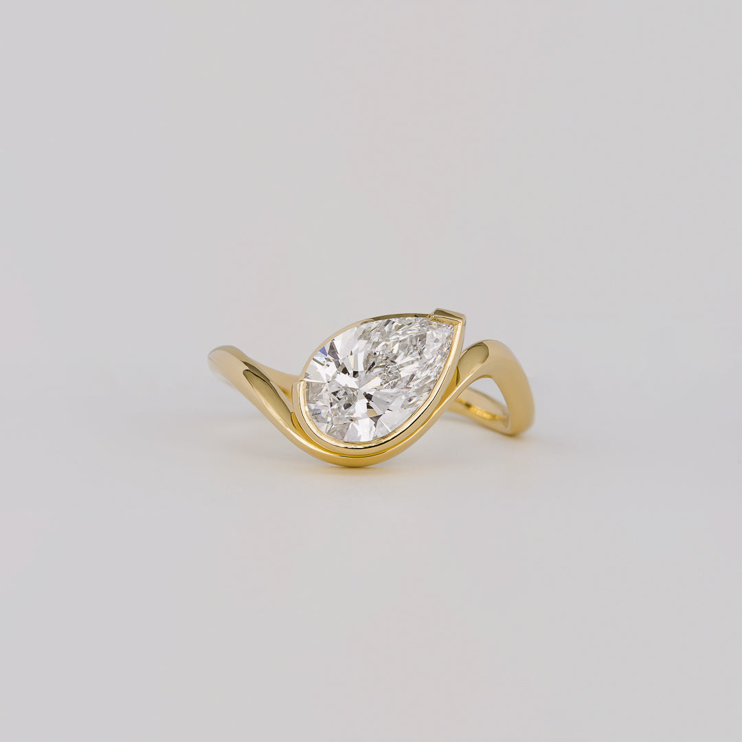 1.50CT-2.50CT Pear Cut Solitaire Diamond Lab Grown Engagement Ring for Her