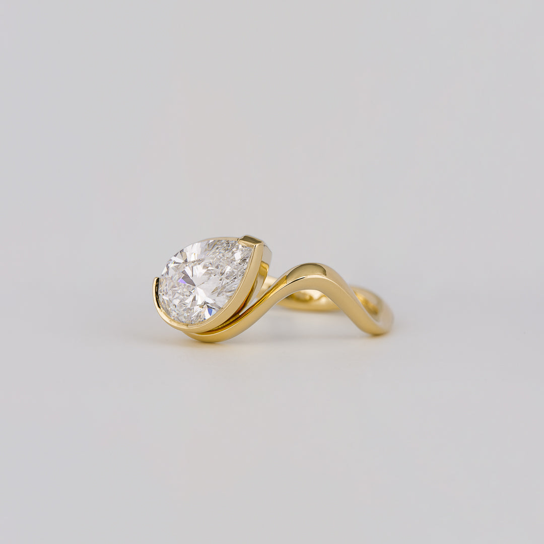 1.50CT-2.50CT Pear Cut Solitaire Diamond Lab Grown Engagement Ring for Her