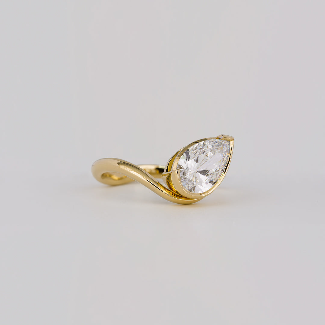 1.50CT-2.50CT Pear Cut Solitaire Diamond Lab Grown Engagement Ring for Her