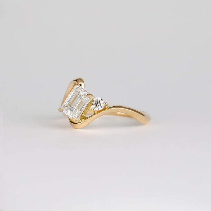 1.0CT-2.0CT Emerald CVD Diamond Unique Engagement Ring for Her