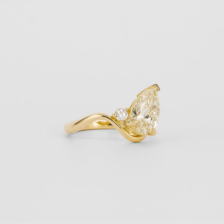 1.0CT-2.0CT Yellow Pear CVD Diamond Unique Engagement Ring