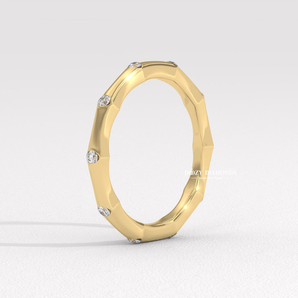 Thin wedding ring
Minimalist diamond band
14k gold lab diamond