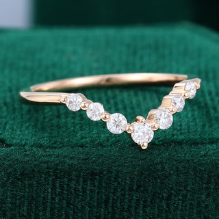 round-moissanite-curved-wedding-band