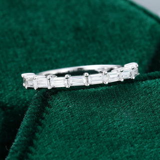 baguette-moissanite-bar-wedding-band