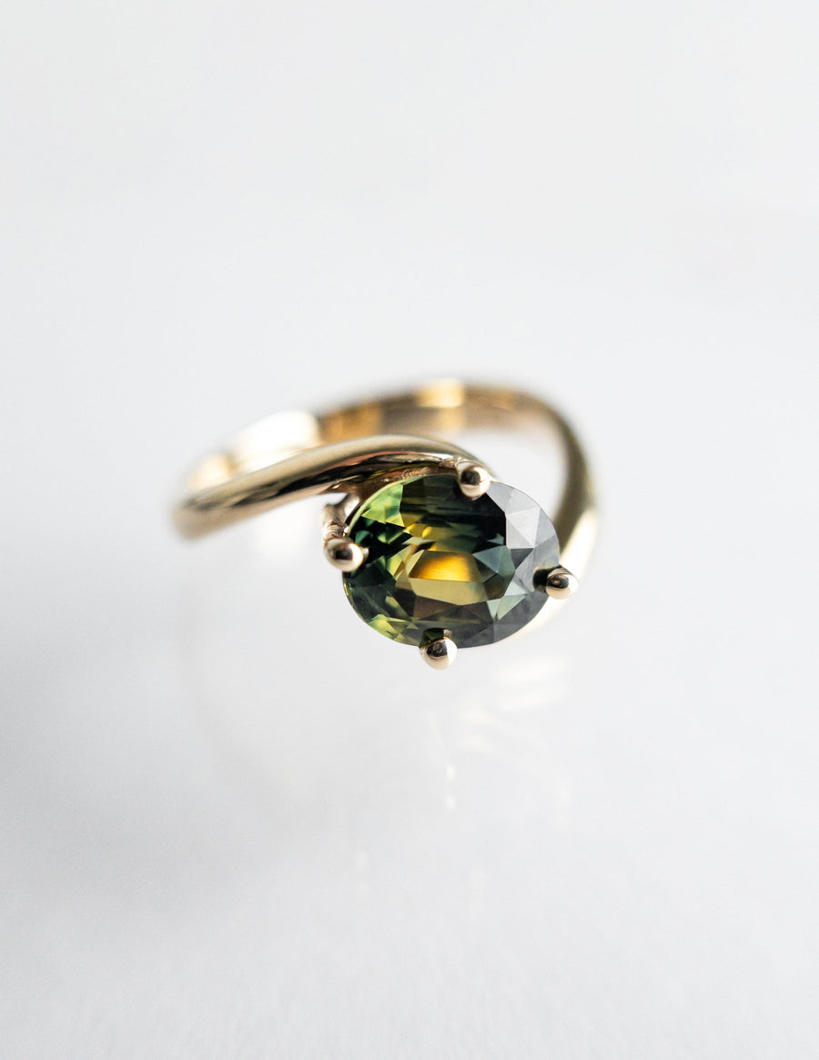 Oval timeless engagement ring, Oval elegant engagement ring, Oval glamorous engagement ring, Oval sophisticated engagement ring, Oval trendy engagement ring