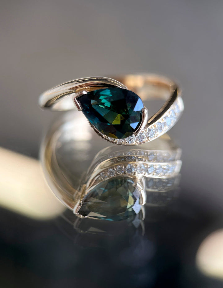 1.0CT-2.0CT Green-Blue Pear Cut Lab Grown Diamond Demi Pavé Engagement Ring