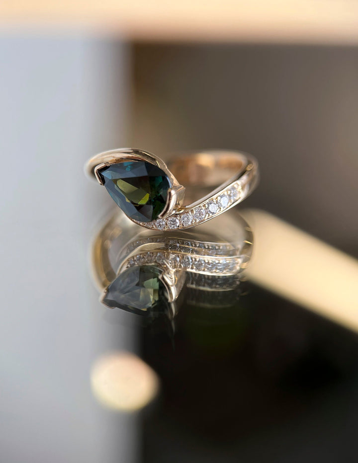 1.0CT-2.0CT Green-Blue Pear Cut Lab Grown Diamond Demi Pavé Engagement Ring
