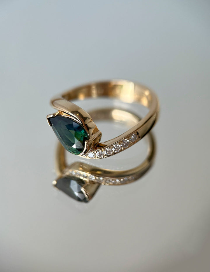 1.0CT-2.0CT Green-Blue Pear Cut Lab Grown Diamond Demi Pavé Engagement Ring