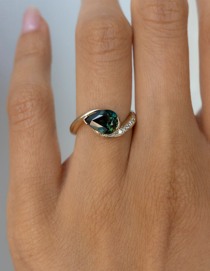 1.0CT-2.0CT Green-Blue Pear Cut Lab Grown Diamond Demi Pavé Engagement Ring