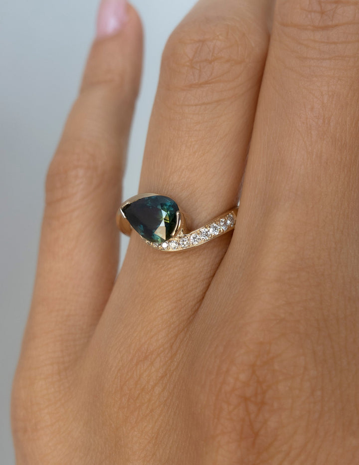 1.0CT-2.0CT Green-Blue Pear Cut Lab Grown Diamond Demi Pavé Engagement Ring